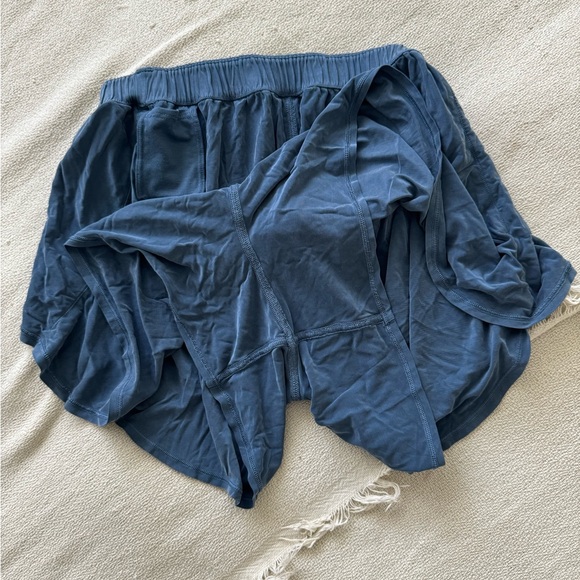 Lululemon Flow in Elegance Shorts. - Picture 3 of 7